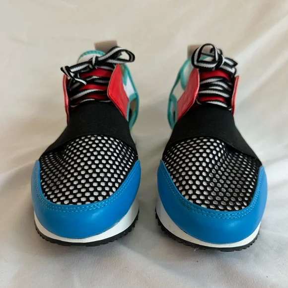 Steve Madden Arctic Cutout Sneakers Size 8 - Picture 2 of 8